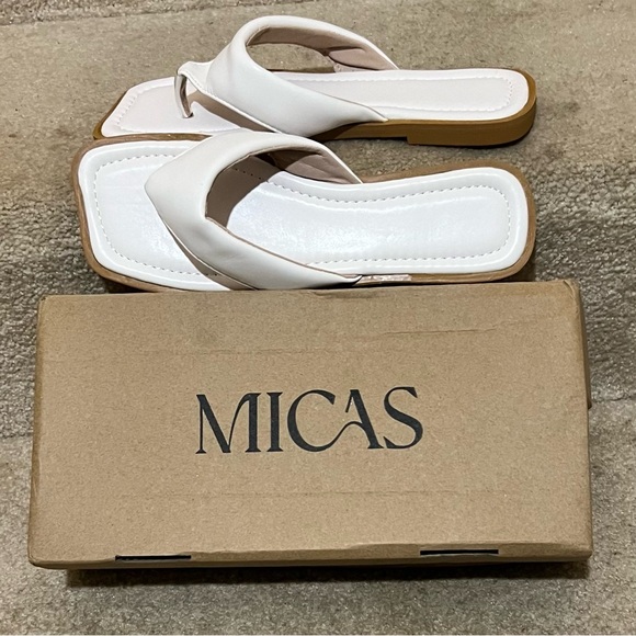 Micas Thong Sandals White Size 8 NWT - Picture 3 of 9